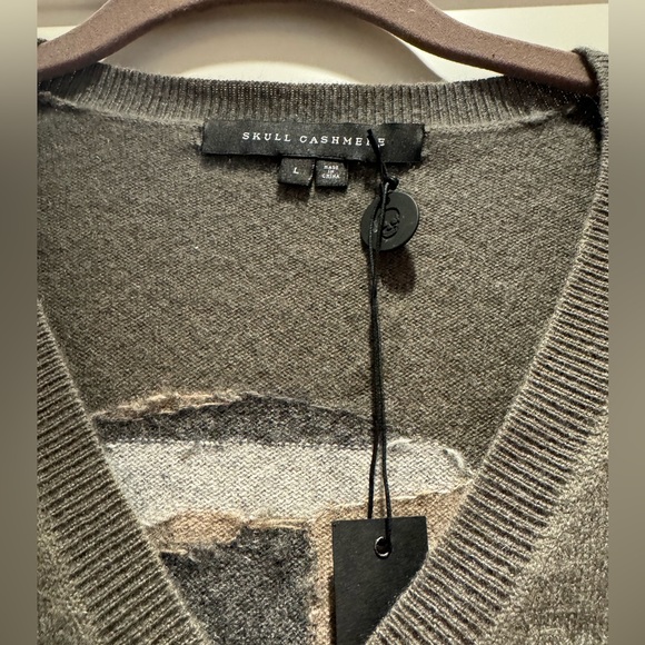 Skull cashmere sweater. NWT. Size large.  Green/grey with camo skull - Picture 2 of 4